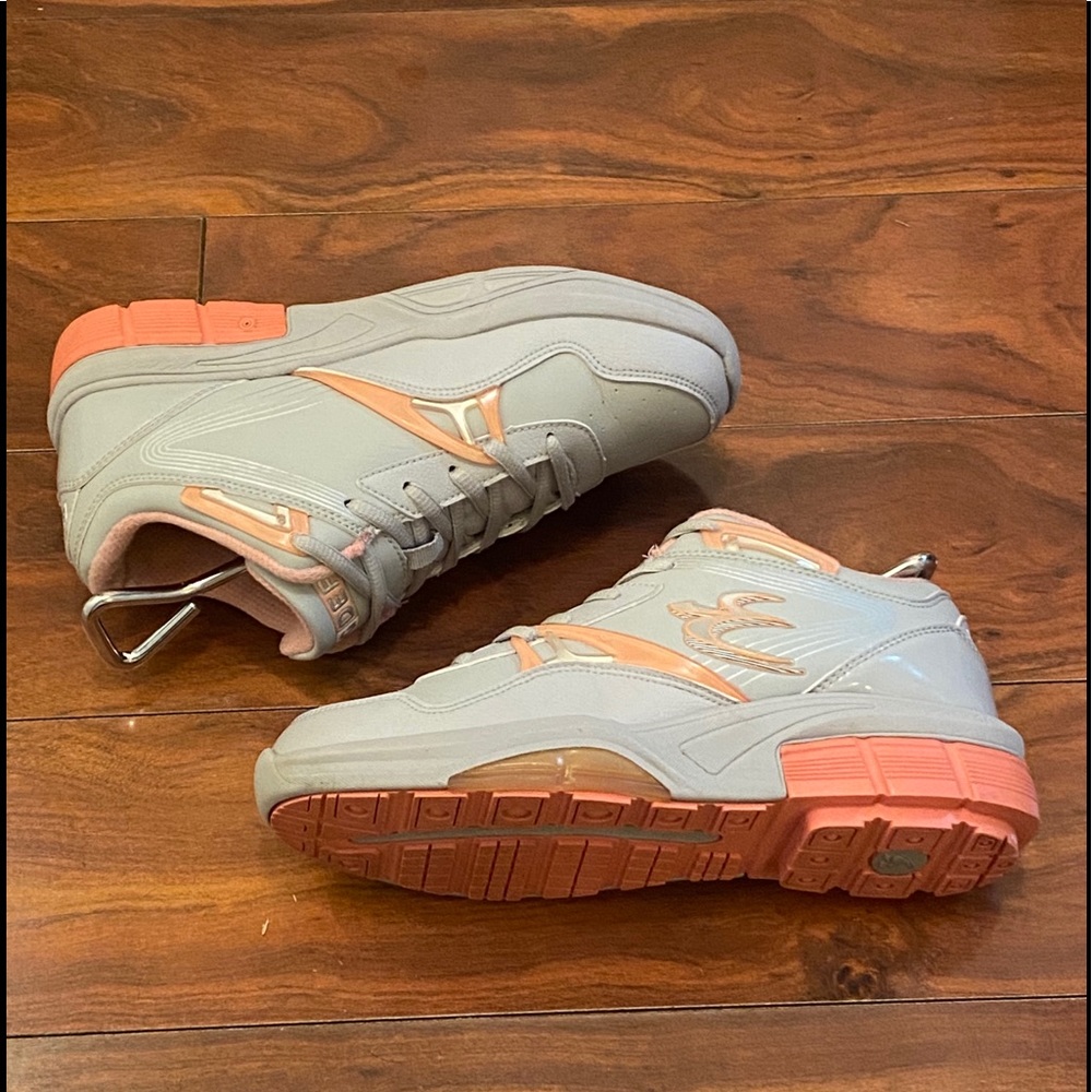 Gravity Defyer Shoes - Picture 3 of 16